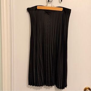 GAP Classic Black pleated Skirt